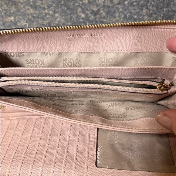 Michael Kors Pebbled Leather Wallet in Taupe - Picture 5 of 13